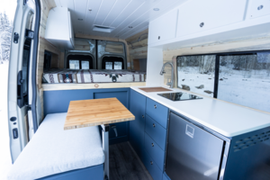 Внедорожный кемпер на базе Mercedes Sprinter: дом на колесах для любых приключений