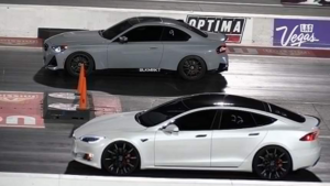 BMW M240i неожиданно обошел Tesla Model S на дрэг-рейсе в Лас-Вегасе