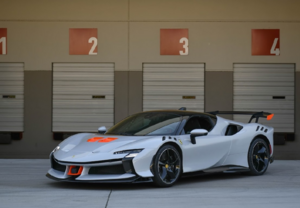 Редкая Ferrari SF90 XX Stradale 2024 года ушла с молотка почти за 1,7 млн долларов