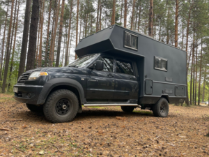УАЗ-Профи превращен в полноценный автодом с дизелем и автономными системами