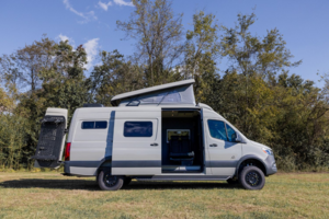 Mercedes-Benz Sprinter 170 AWD 2024: дом на колесах с премиум-начинкой