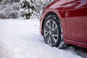 Как определить начало скольжения автомобиля и не потерять управление на дороге