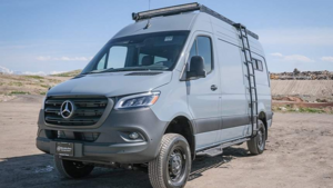 Этот уникальный кемпер превращает фургон в роскошные апартаменты с продуманной эргономикой