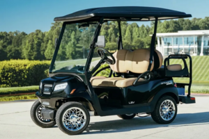 Supreme представила внедорожный гольф-кар за 18 тысяч долларов для фанатов