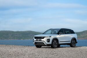 Кроссоверы Jaecoo J7 в стиле Range Rover исчезают из автосалонов России