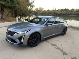 Владелец Cadillac CT5-V Blackwing потерял 20 тысяч долларов за 4800 миль пробега