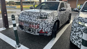 Fiat готовит европейский Fastback 2026 года на базе Grande Panda – первые фото салона и экстерьера