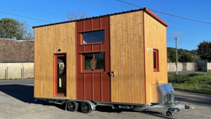 Уникальный дом на колесах в виде улья стал жемчужиной французской глубинки