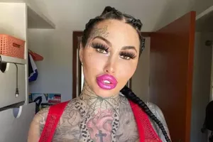 В Таиланде погибла жертва пластики, которую называли «живой надувной куклой»