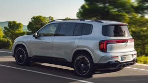 Mercedes-Benz GLB 2026 удивляет двумя разными силовыми установками и новым подходом