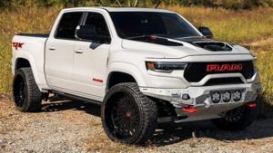 Тюнингованный Ram 1500 TRX с 1550 л.с. разгоняется быстрее суперкаров