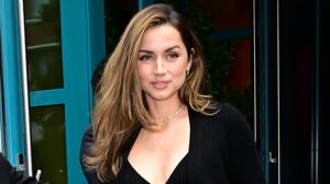 Ана де Армас признана эталоном красоты среди актрис в 2025 году