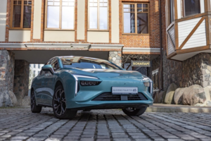 Почему электроседан АмберАвто А5 стал хитом продаж в России осенью 2025 года