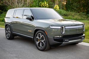 Владелец Rivian R1S продает автомобиль за $80 000 после 6 800 км