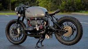 Уникальный кастом BMW R 100 сочетает стиль боббера, скрэмблера и кафе-рейсера