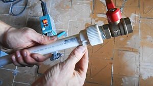 Как спаять полипропиленовые трубы если с нее капает вода