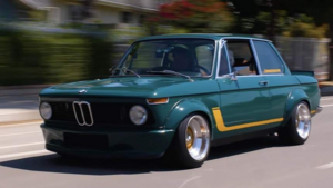 Джей Лено испытал BMW 2002 1974 года с мотором от M3 и 600 л.с.