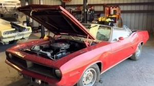 Редкий Plymouth Cuda 1970 года: кабриолет с историей и следами времени