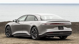 Lucid запускает программу продажи подержанных электромобилей и признает быструю потерю их стоимости