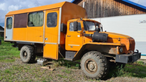 В Троицком продают уникальный автодом Урал 32551 с дизельным ЯМЗ-236 и печью