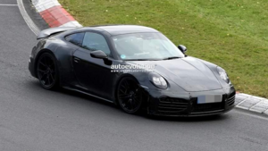 Porsche 911 Turbo Touring 2026 замечен на тестах с замаскированными воздухозаборниками