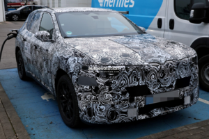 BMW готовит полностью электрический iX1 2028 года с новым интерьером без приборов