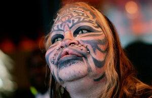 В 23 года решил стать тигром и жил с супружеской парой: Как человек-кот шел к цели