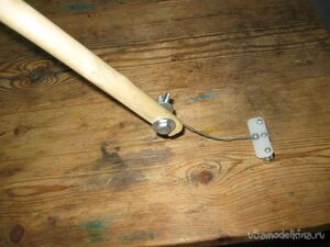 Простое приспособление с неодимовыми магнитами для сбора рассыпавшихся метизов и крепежа (гвоздиков, шурупов, гаек и т.п.)