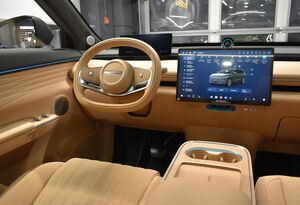 В России стартовали продажи гибридного EXEED EXLANTIX ET с новым интерьером