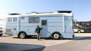 Как старый автобус чуть не стал провалом, а превратился в уютный дом на колесах