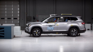 Volkswagen Atlas 2026 получил высшую награду IIHS несмотря на спорную оценку безопасности