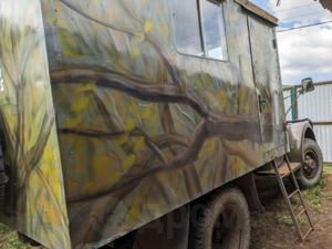 Уникальный дом на колесах на базе ГАЗ 51 выставлен на продажу в Приморье