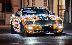 Украшения на авто к Новому году могут обернуться штрафом и лишением прав