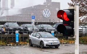 Европа смягчает курс: гибриды и ДВС останутся на рынке после 2035 года