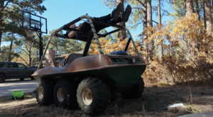 Отец восстановил амфибийный автодом на базе AT 6x6 Sidewinder после неудачи