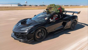 Corvette ZR1 устанавливает новый рекорд скорости с елкой на крыше от Hennessey