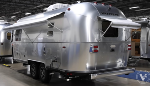 Airstream Trade Wind 23FB - компактный дом на колесах для автономных путешествий