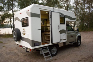 УАЗ Карго превратили в полноценный автодом с душем, кухней и спальней