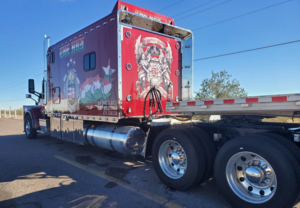 Как из старого тягача сделали дом на колесах и стоит ли повторять такой опыт