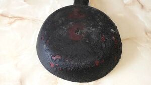 Как очистить сковородку от векового нагара