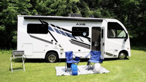 Thor Axis 24.1 2026: компактный автодом для большой семьи и дальних поездок