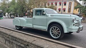 В Казахстане выставили на продажу уникальный пикап Победа с мотором Porsche V8