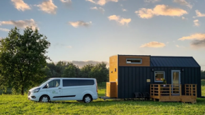 Falcon - дом на колесах длиной 7 метров с максимальной мобильностью и уютом