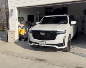 Покупка Cadillac Escalade ESV: как водитель нашел идеальный внедорожник после неудач