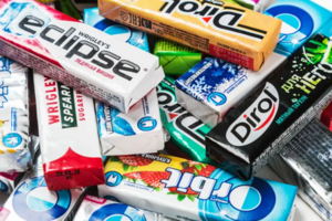 Чем опасна жевательная резинка