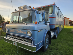 Легендарный автодом Ford Camelot Cruiser 1974 года: возвращение короля дорог