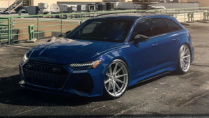 Audi RS6 Avant в синем цвете с дисками Vossen: стильный финал для универсалов 2025