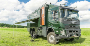 Премиальный автодом Volvo FMX 6x6: дом на колесах для восьми человек
