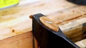 Как заменить рукоятку топора