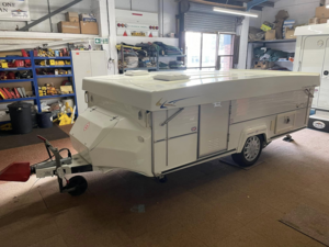 Складной караван Gobur Carousel: компактный дом на колесах для путешествий мечты